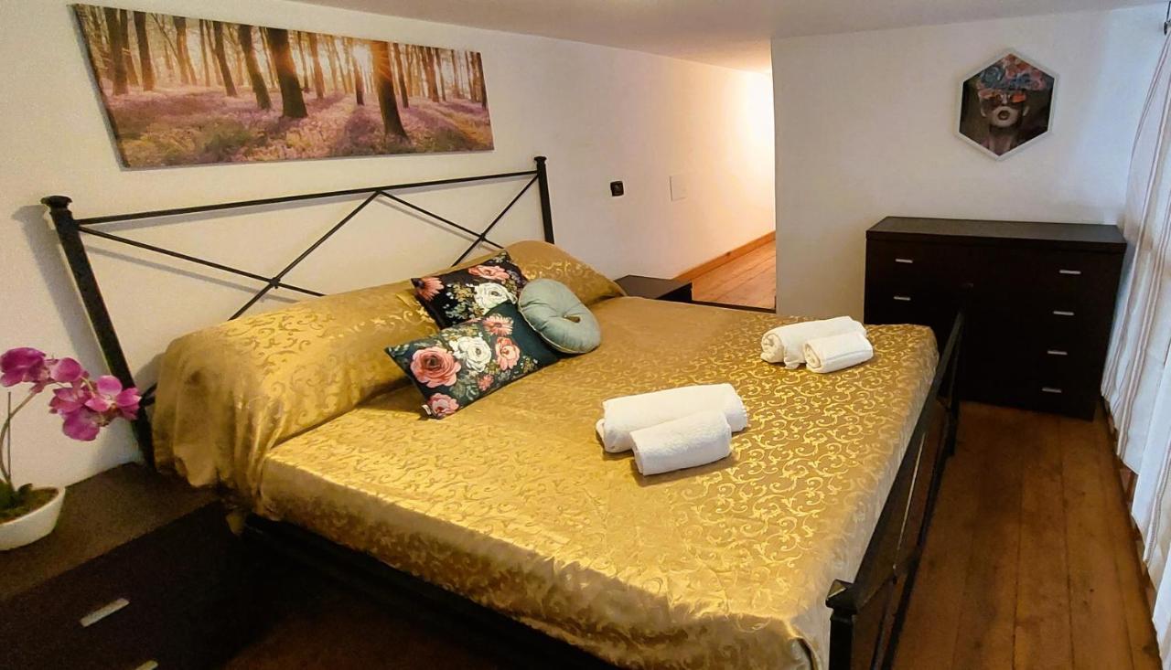 Gemelli Holidays -2 Easy Lofts, Groundfloor With Courtyard, Mezzanine Bedroom, Baby & Pet Friendly, Near Monte Mario Station Connecting To Center In 20 Minutes, 2 Steps From Bus, Groceries, Restaurants, Park, Cycle Path - Warm Guest Care In 4 Languag ภายนอก รูปภาพ