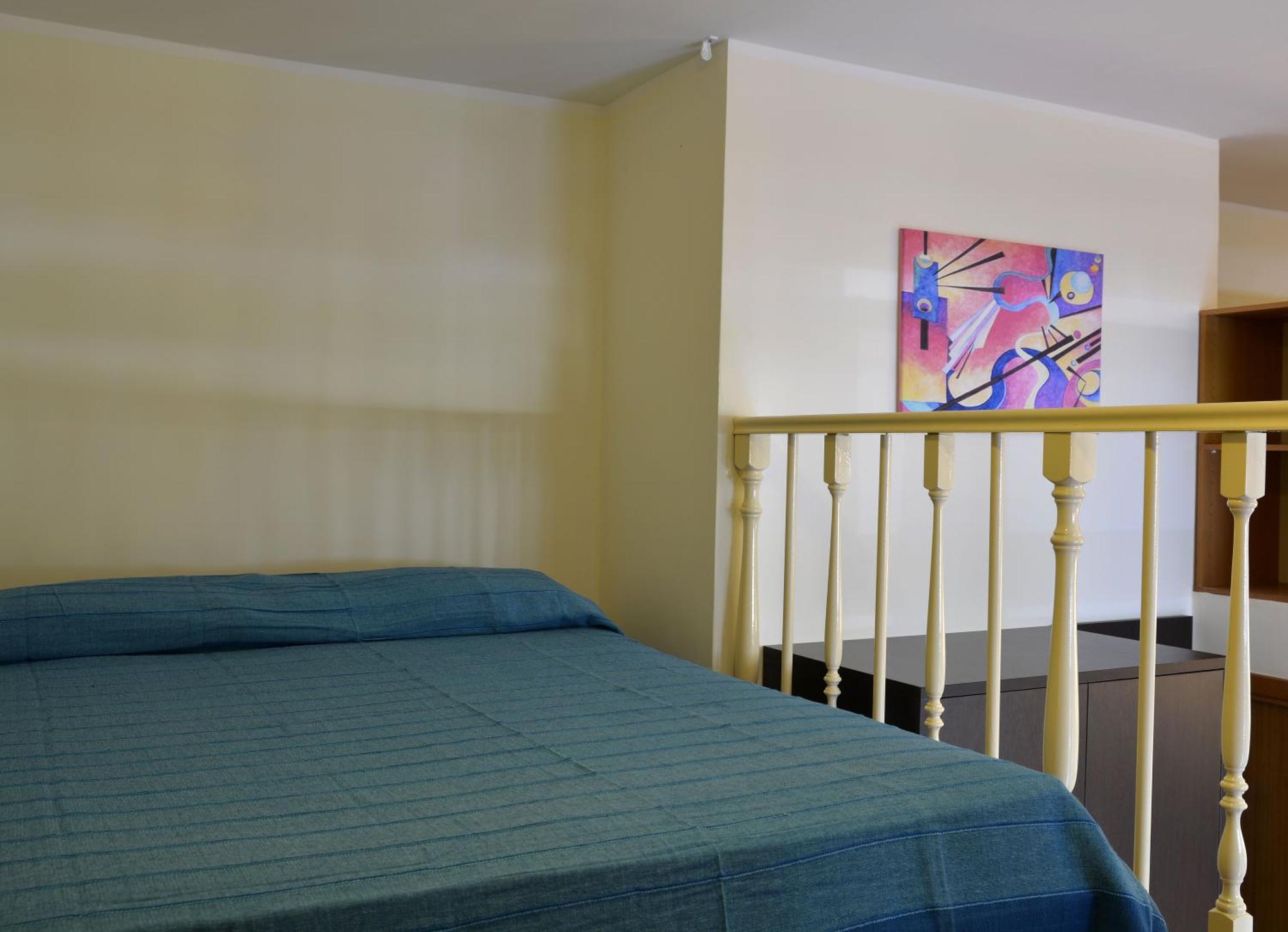 Gemelli Holidays -2 Easy Lofts, Groundfloor With Courtyard, Mezzanine Bedroom, Baby & Pet Friendly, Near Monte Mario Station Connecting To Center In 20 Minutes, 2 Steps From Bus, Groceries, Restaurants, Park, Cycle Path - Warm Guest Care In 4 Languag ภายนอก รูปภาพ